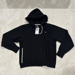 New Mens Nike Standard Issue Black Basketball Pullover Hoodie